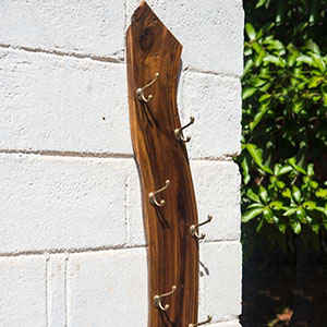 Natural cut board&nbsp; brass hooks