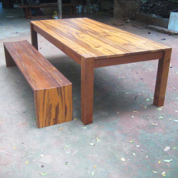 Natural table